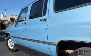 Gmc-suburban-2500-diesel-1986-21