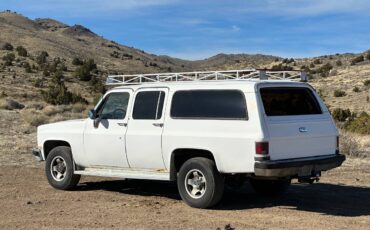 Gmc-suburban-diesel-1983-white-12