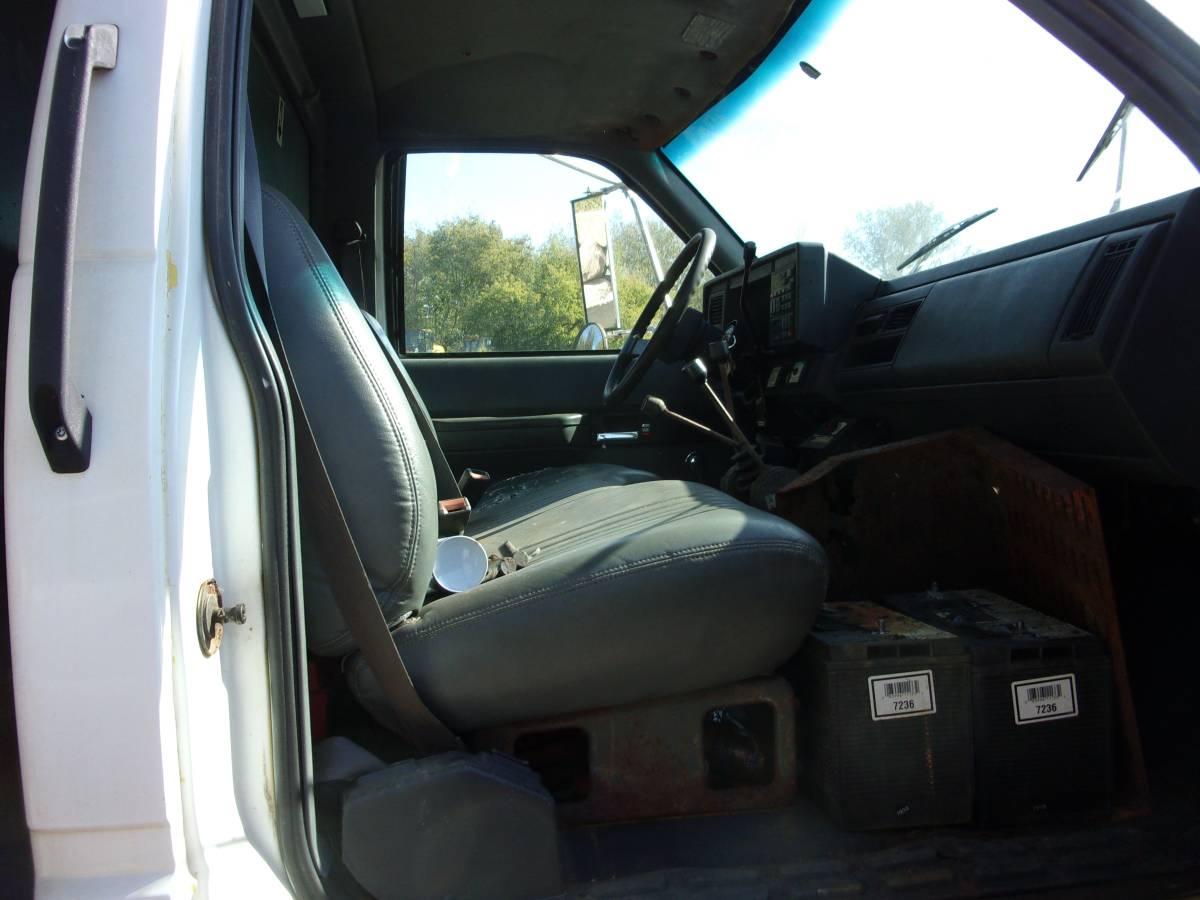 Gmc-topkick-c6-diesel-1995-white-10