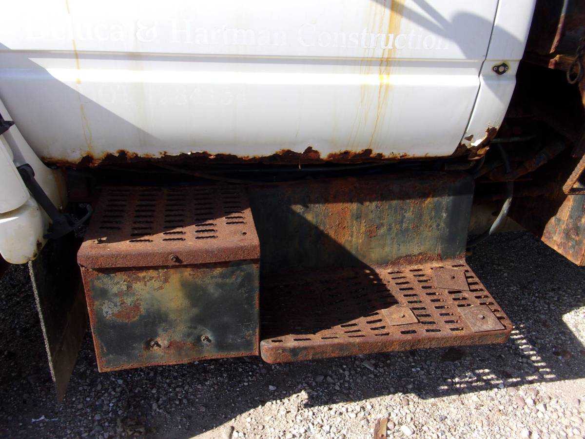 Gmc-topkick-c6-diesel-1995-white-15