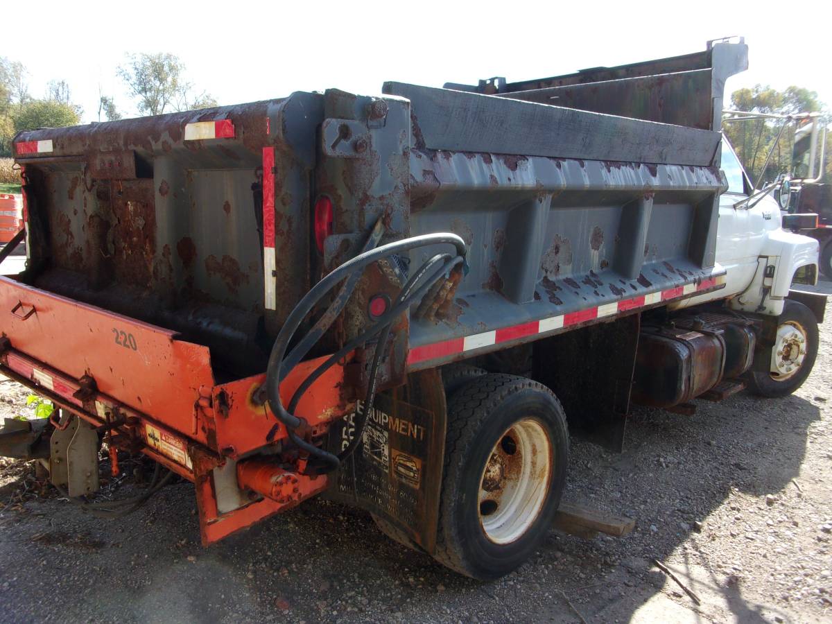 Gmc-topkick-c6-diesel-1995-white-19