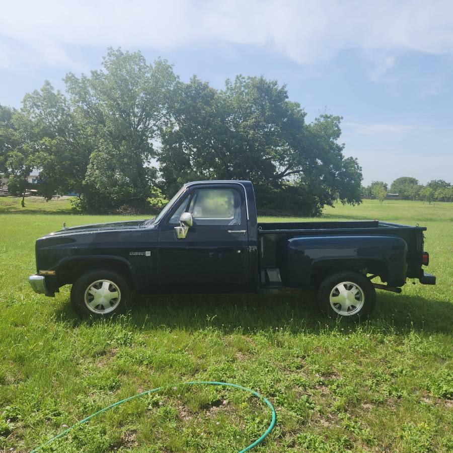 Gmc-truck-1982-blue