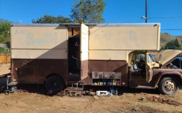 Gmc-v4000-1962-brown-4