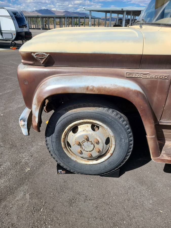 Gmc-v4000-1962-brown-8