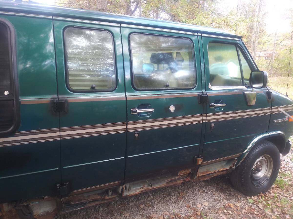 Gmc-vandura-1995-green-3