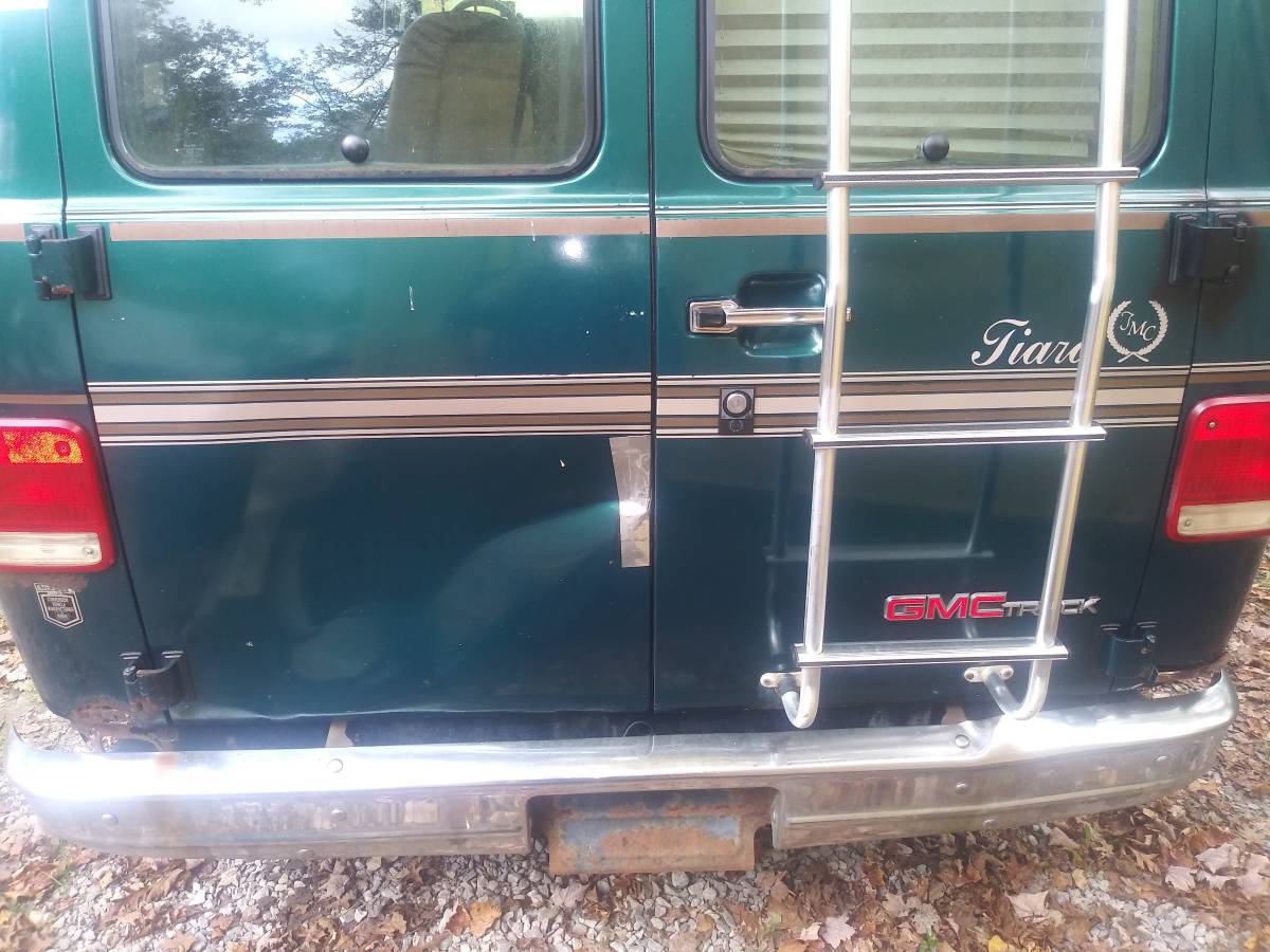 Gmc-vandura-1995-green-4