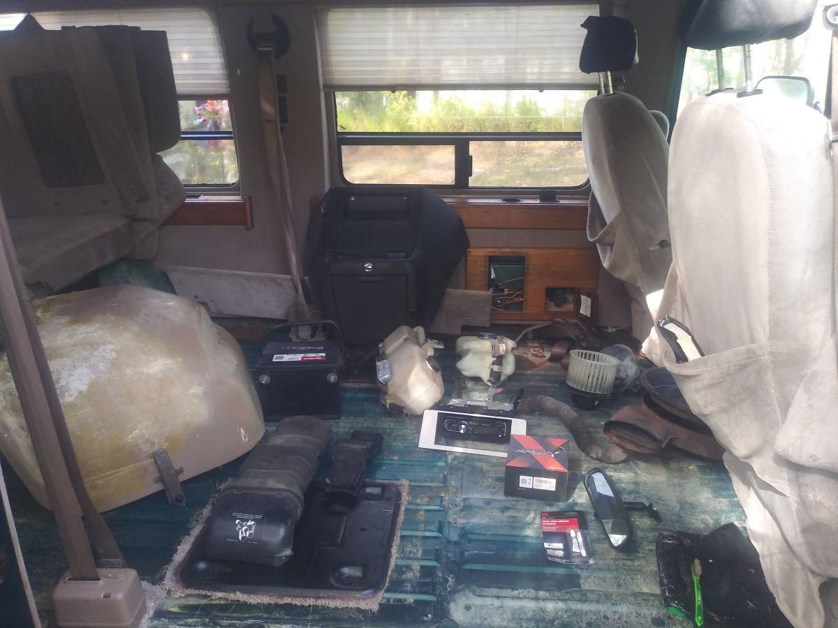 Gmc-vandura-1995-green-7