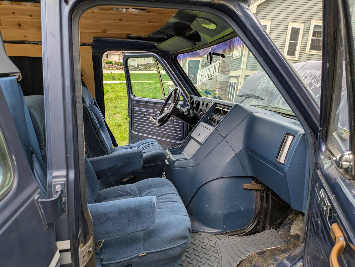 Gmc-vandura-2500-1987-blue-3