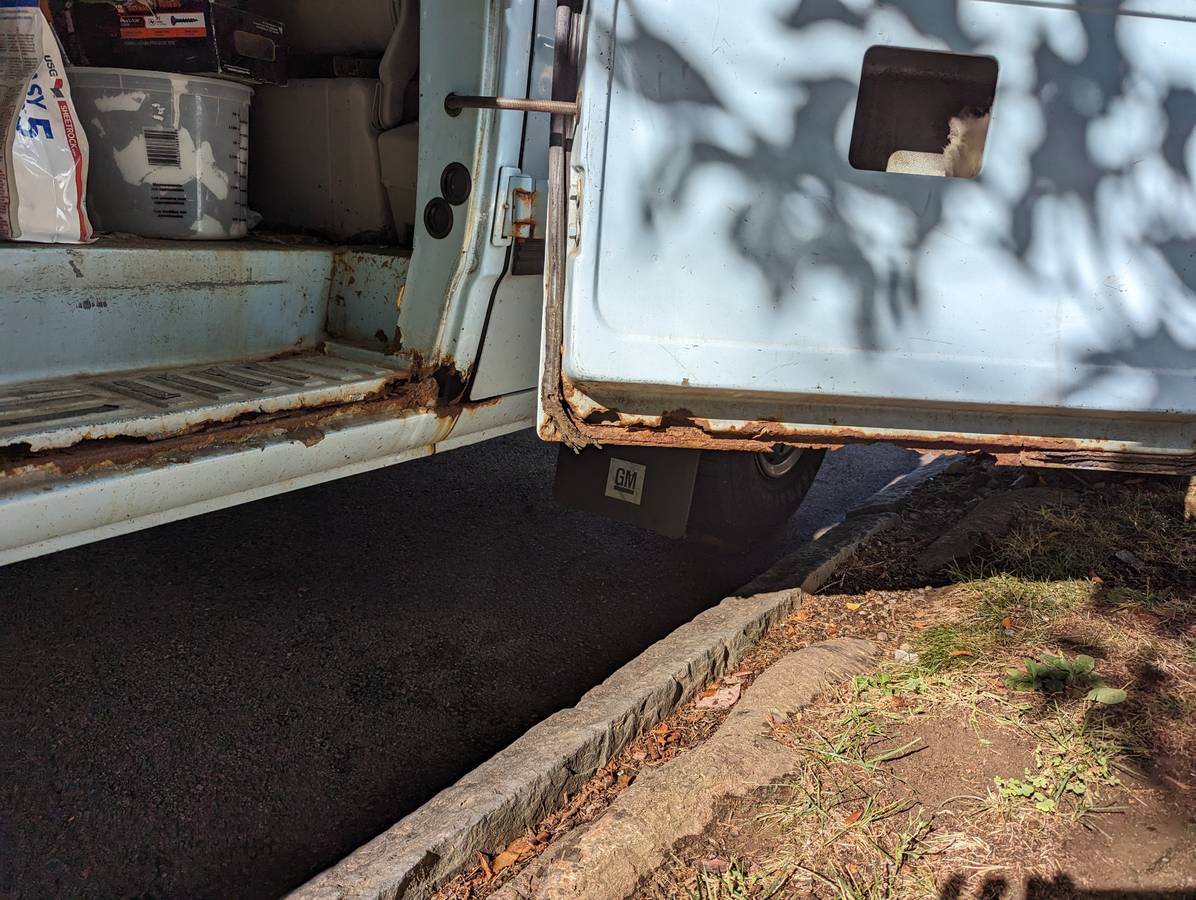 Gmc-vandura-3500-1993-blue-7