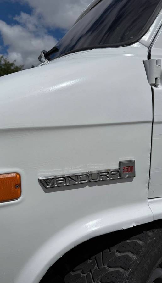 Gmc-vandura-3500-1994-white-10