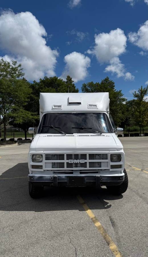 Gmc-vandura-3500-1994-white-11