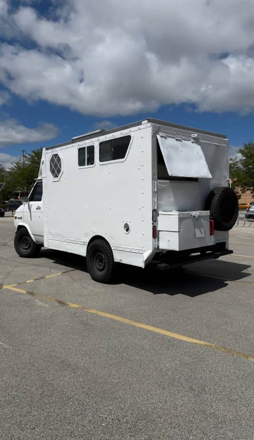 Gmc-vandura-3500-1994-white-14