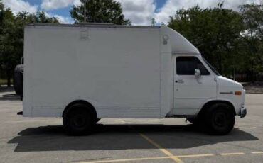 Gmc-vandura-3500-1994-white-17