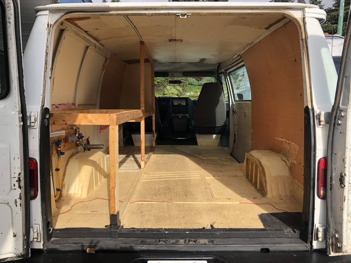 Gmc-vandura-g2500-1991-white-4