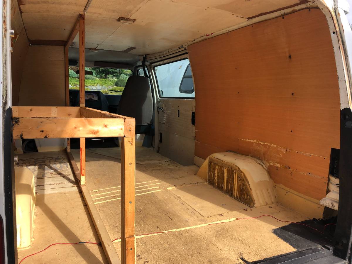 Gmc-vandura-g2500-1991-white-6