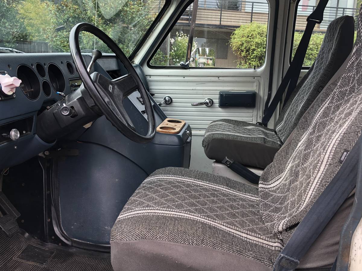 Gmc-vandura-g2500-1991-white-7