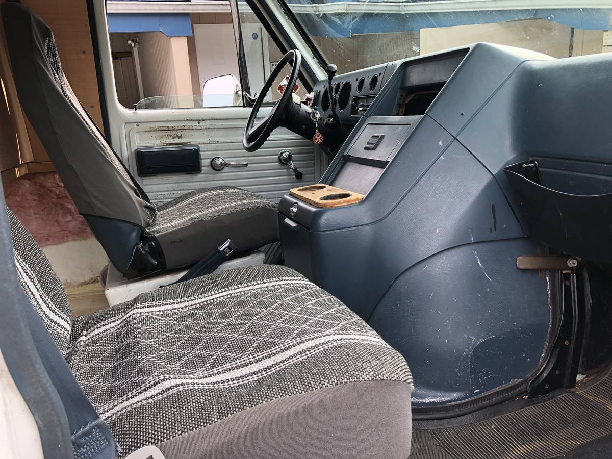 Gmc-vandura-g2500-1991-white-8