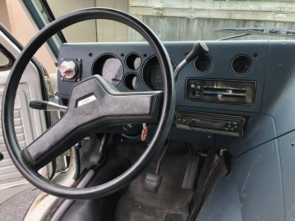 Gmc-vandura-g2500-1991-white-9