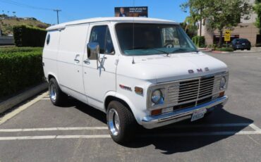 Gmc-ventura-1976-white-1