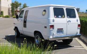 Gmc-ventura-1976-white-10