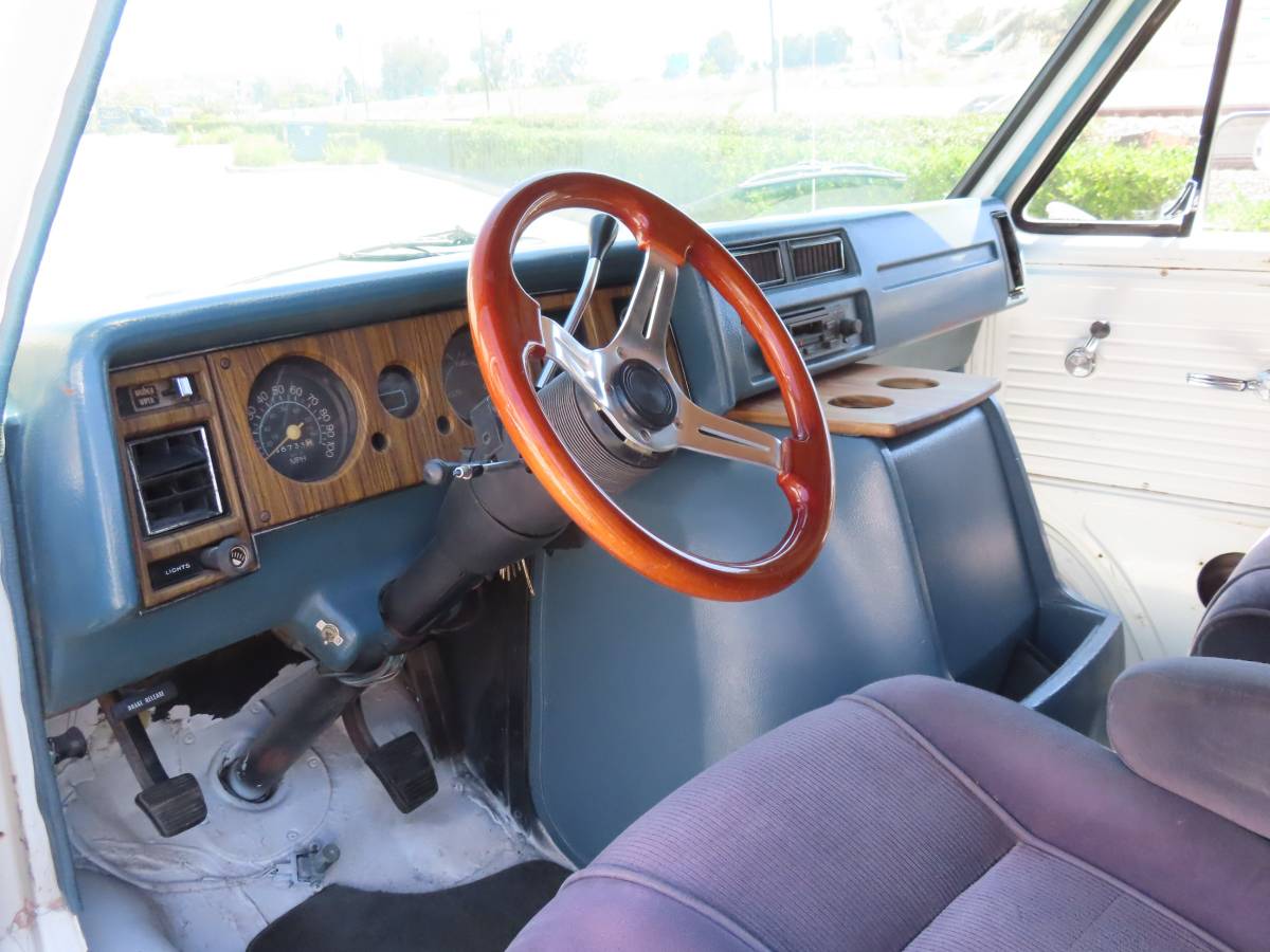 Gmc-ventura-1976-white-11