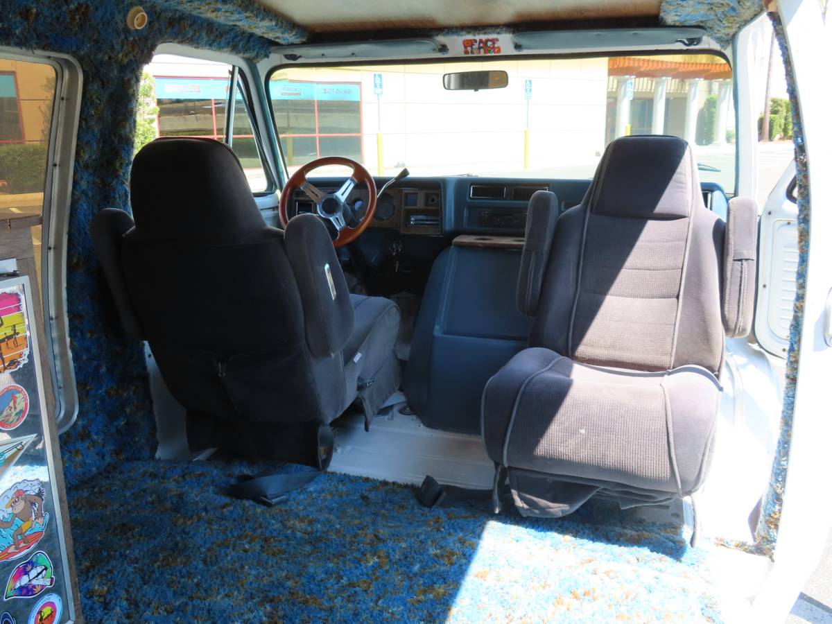 Gmc-ventura-1976-white-13