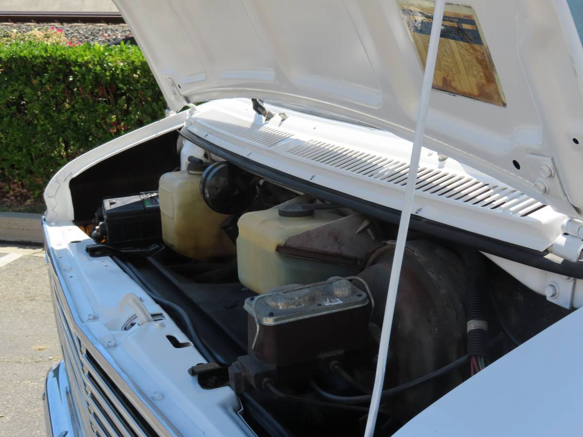 Gmc-ventura-1976-white-14