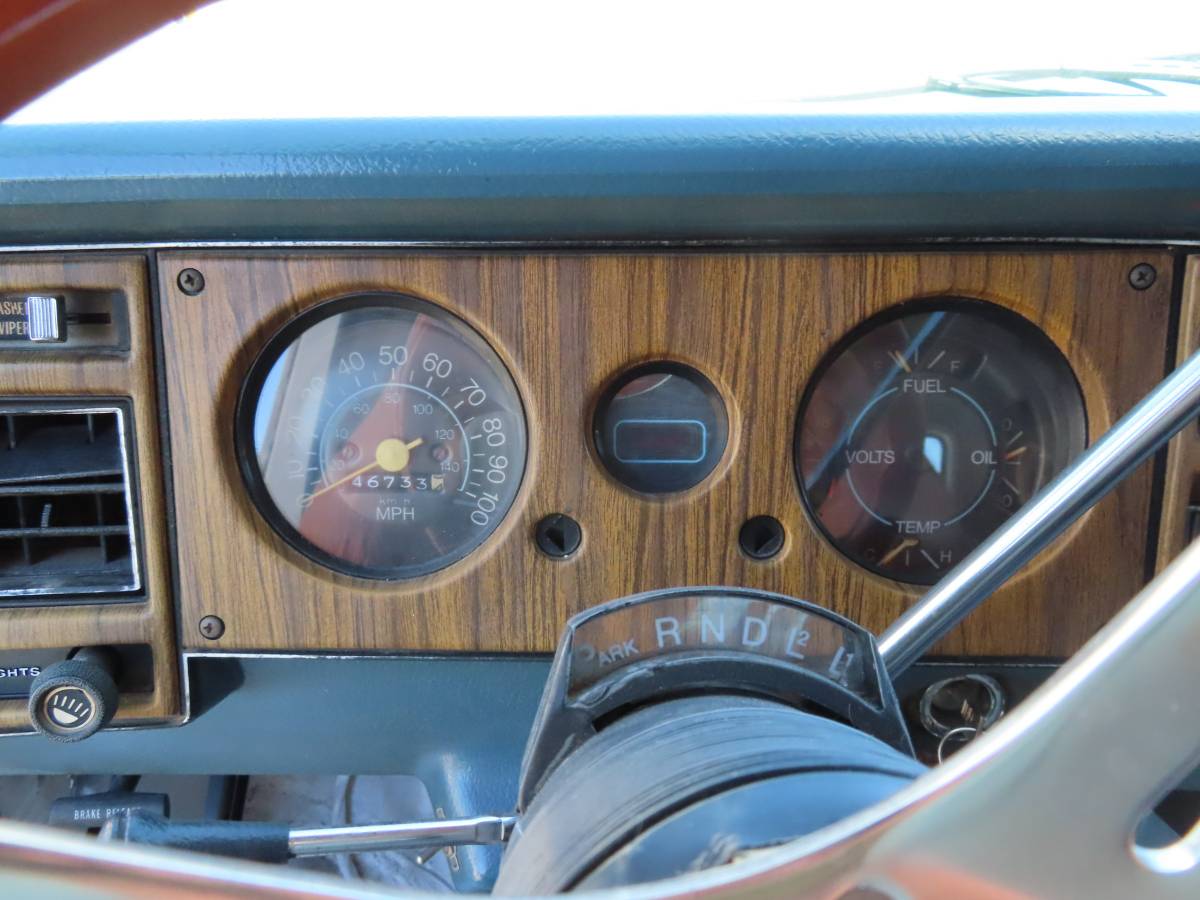 Gmc-ventura-1976-white-16