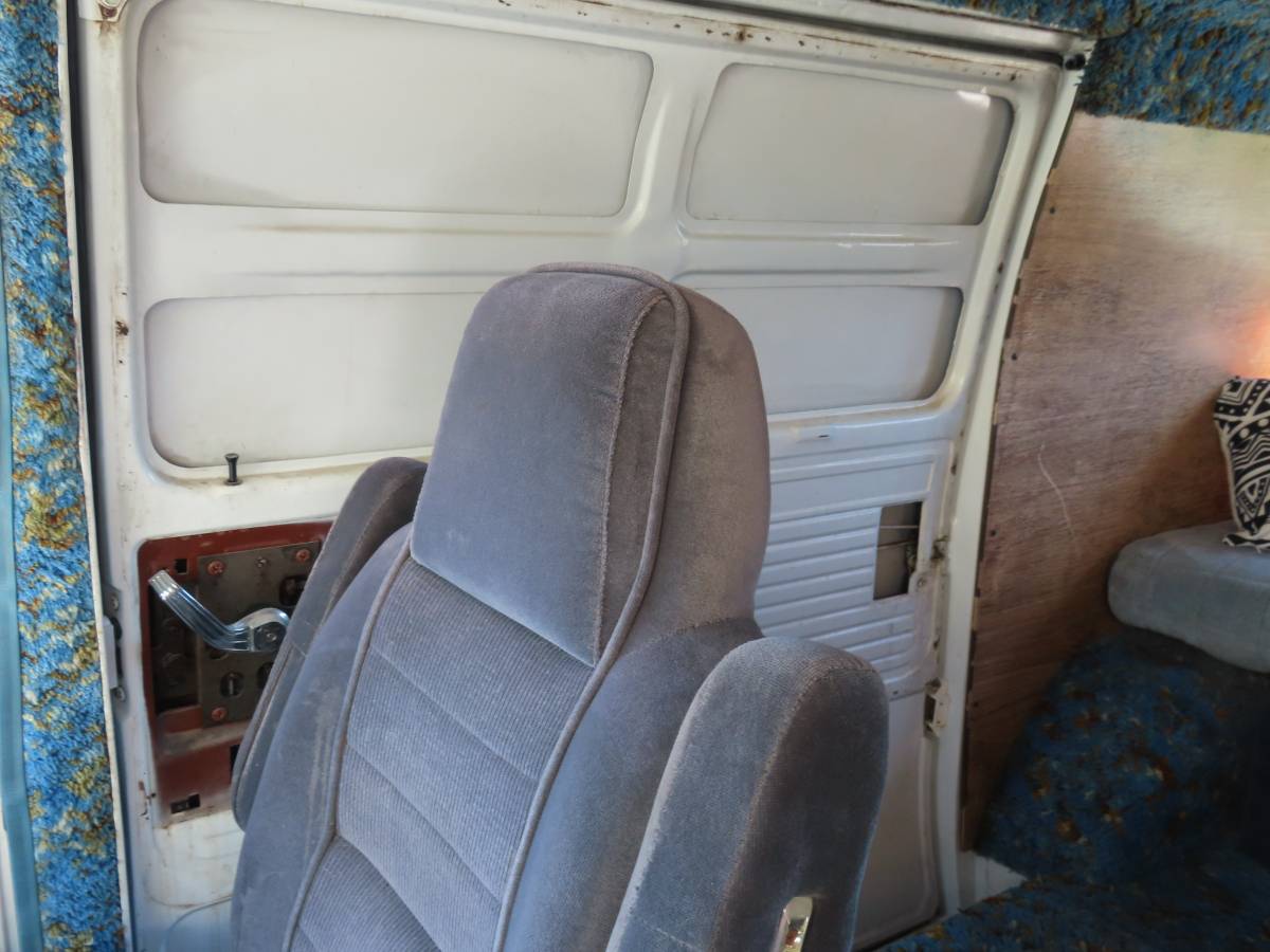 Gmc-ventura-1976-white-17