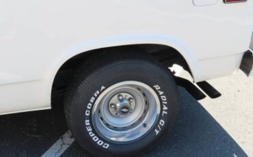 Gmc-ventura-1976-white-18