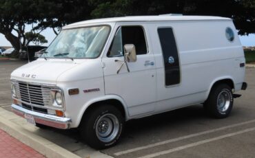Gmc-ventura-1976-white-8