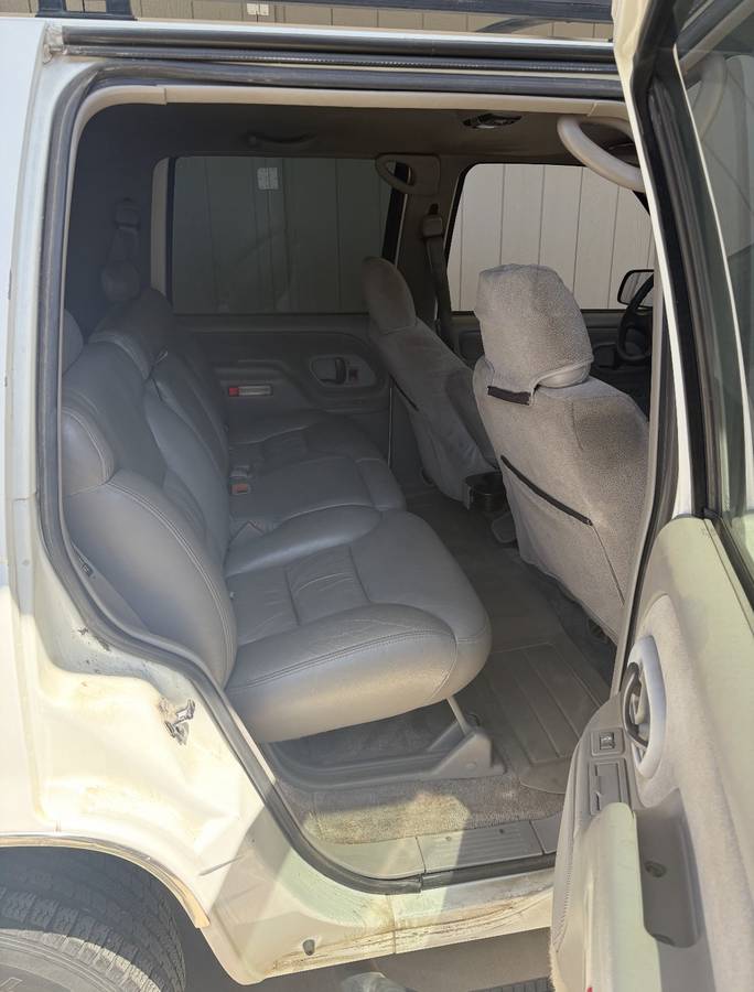 Gmc-yukon-1996-white-6