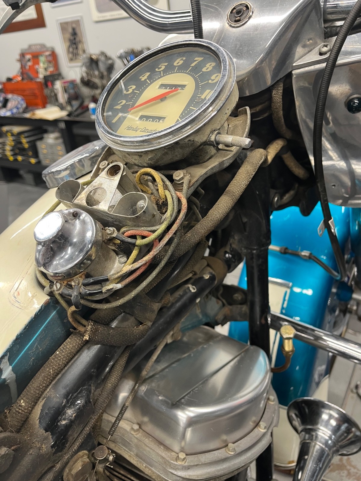 Harley-Davidson-FLH-1963-11
