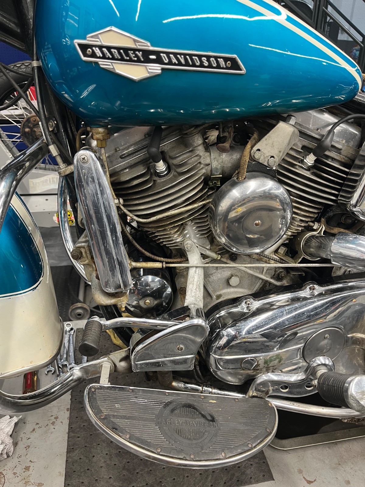 Harley-Davidson-FLH-1963-14