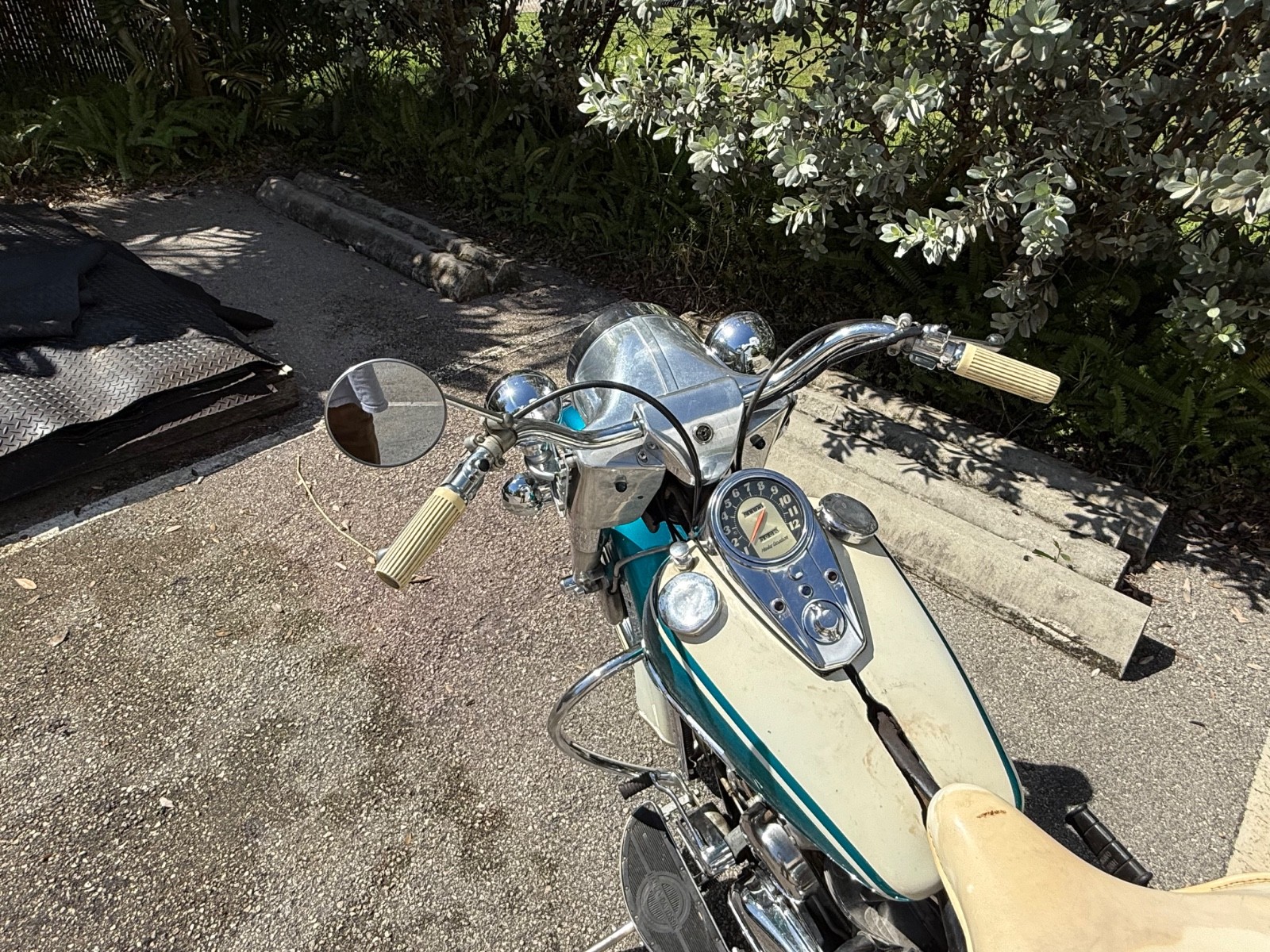 Harley-Davidson-FLH-1963-25