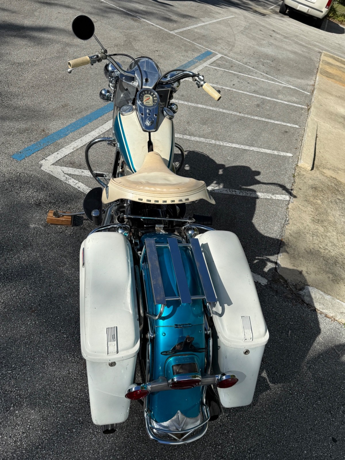 Harley-Davidson-FLH-1963-3