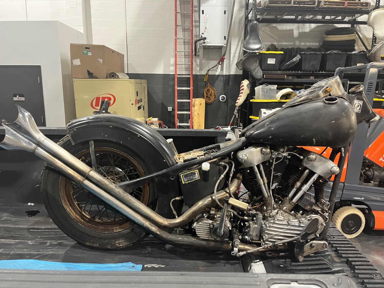 Harley-Davidson-Knucklehead-FL-1947-24