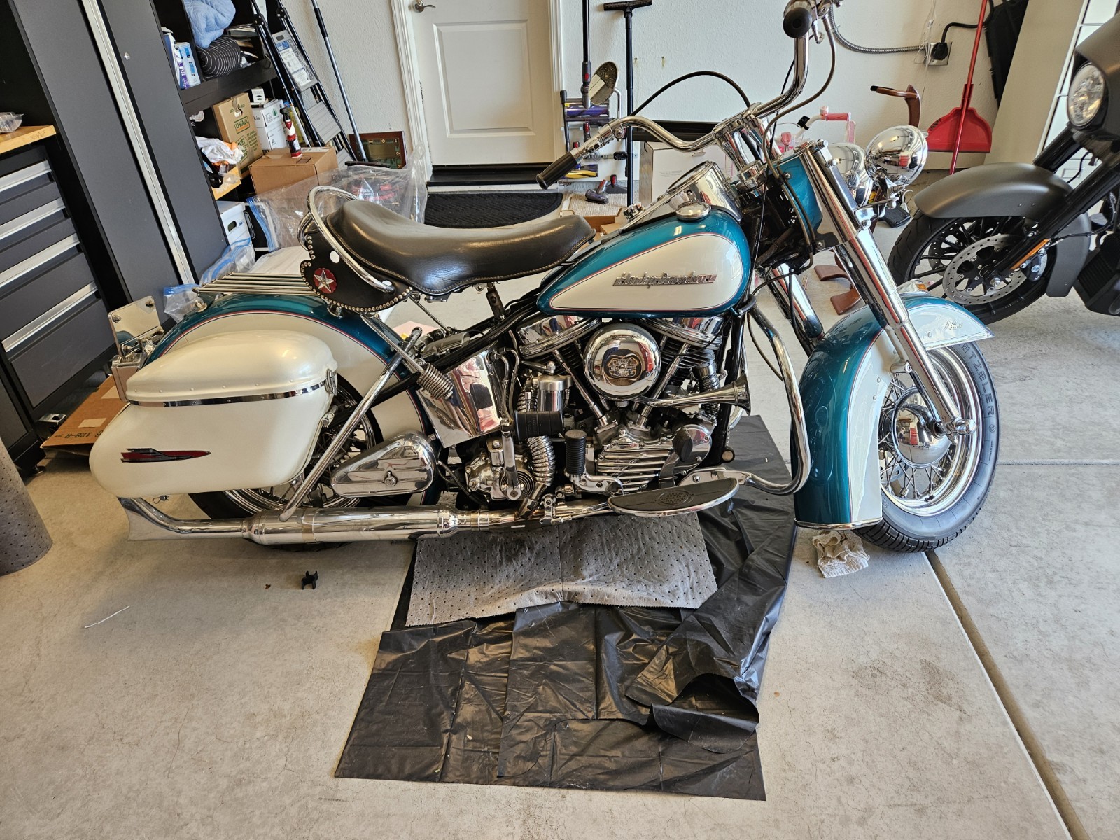 Harley-Davidson-pan-head-1951