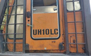 Hitachi-uh10lc-diesel-1985-orange-2