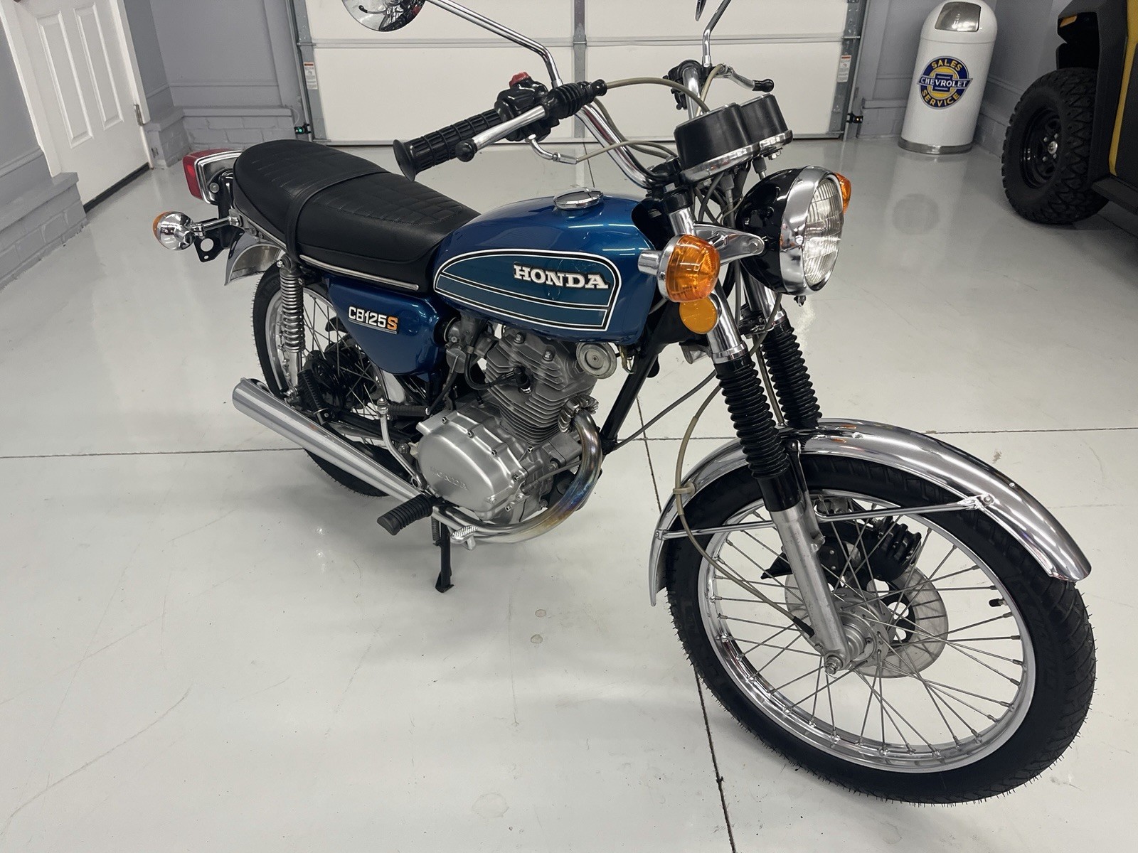 Honda-CB-1975-1