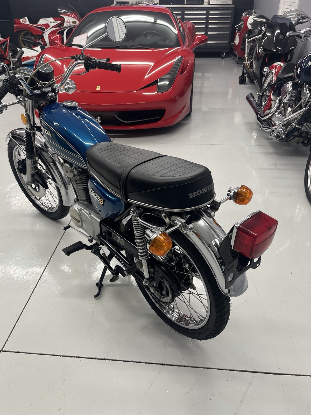 Honda-CB-1975-2