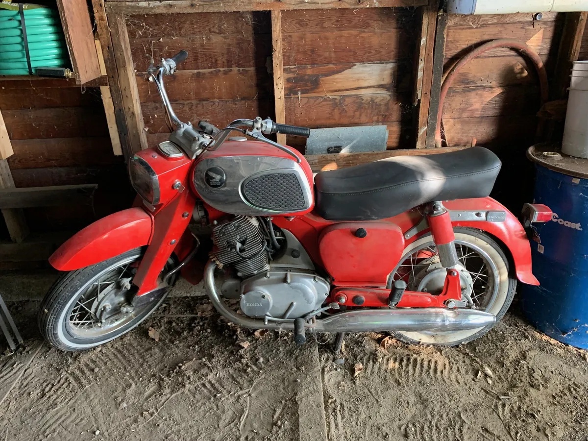 Honda-Ca72-1966-Original-RedRepainted-3