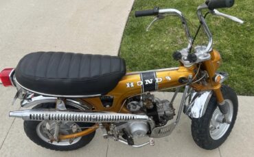 Honda-Ct70-1970-Gold-Black-Seat-1