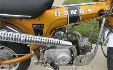 Honda-Ct70-1970-Gold-Black-Seat-11