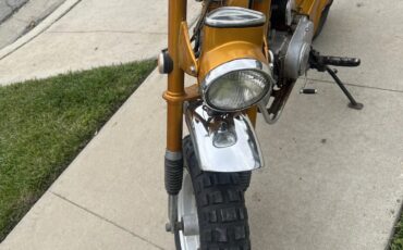 Honda-Ct70-1970-Gold-Black-Seat-3
