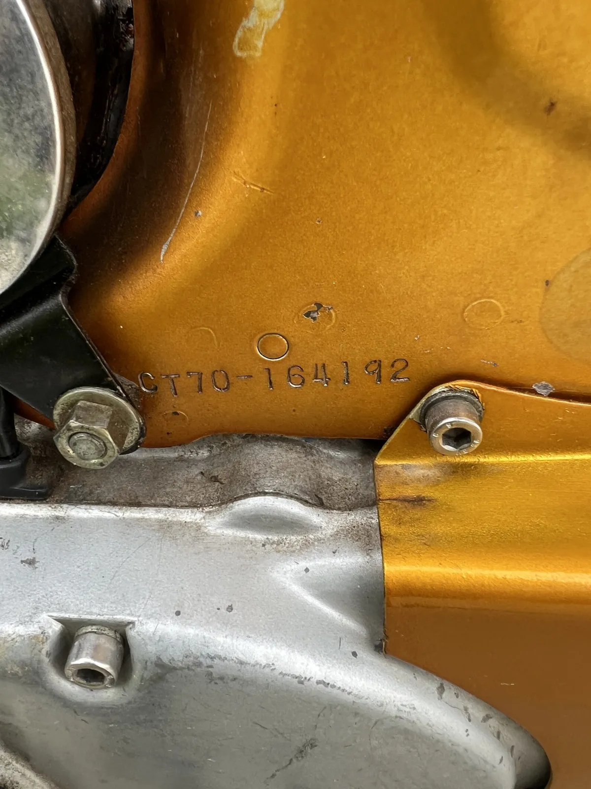 Honda-Ct70-1970-Gold-Black-Seat-6