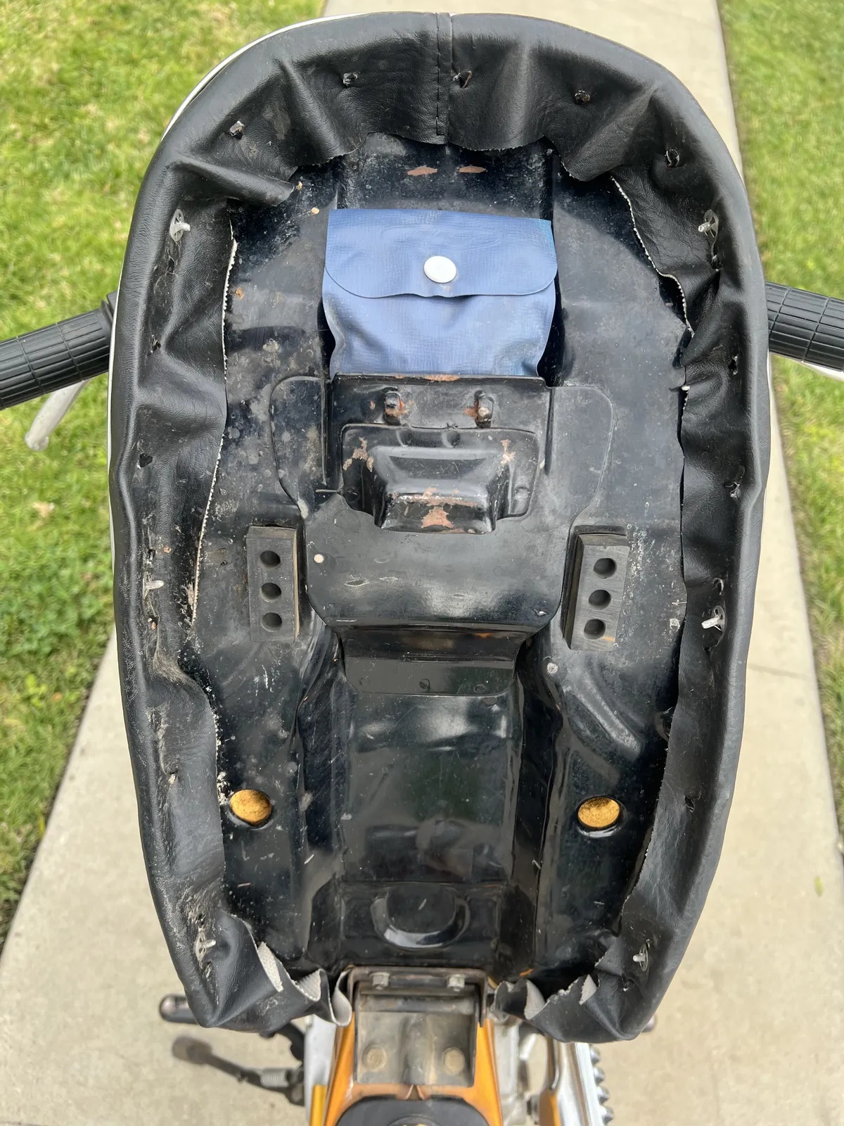 Honda-Ct70-1970-Gold-Black-Seat-9