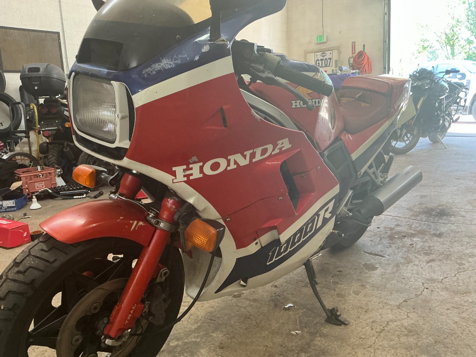 Honda-VF1000R-1985-19