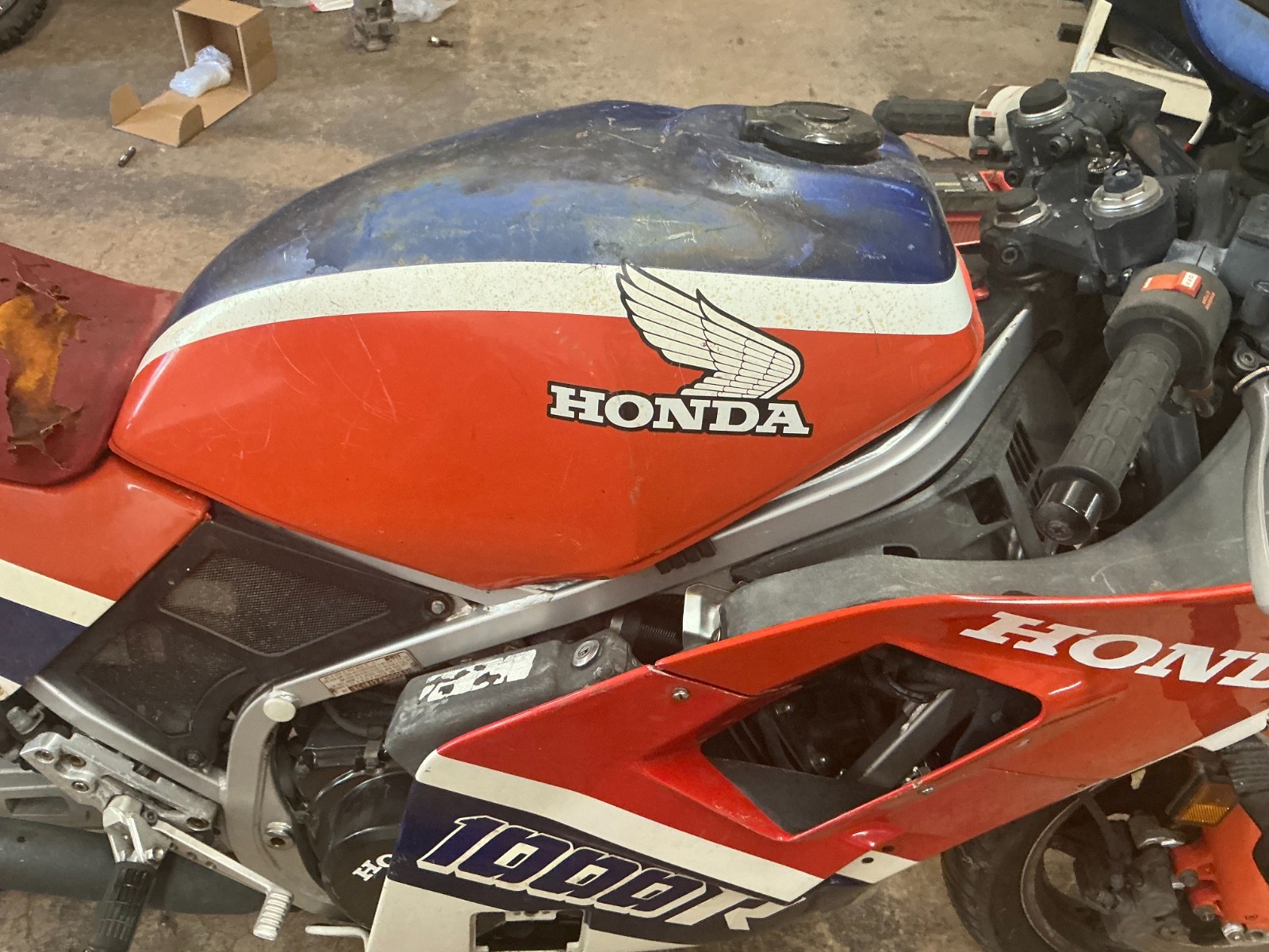 Honda-VF1000R-1985-21