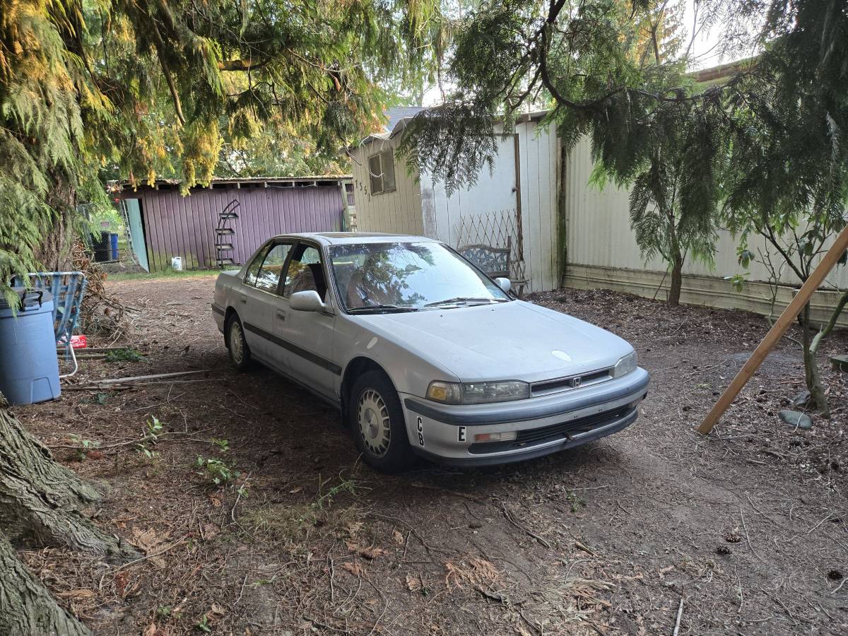 Honda-accord-1993-grey-2